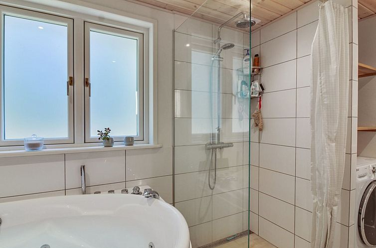 Vakantiehuis "Santtu" - 600m from the sea