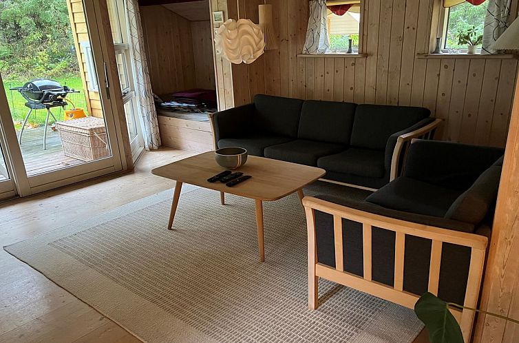 Vakantiehuis "Eljena" - 600m from the sea