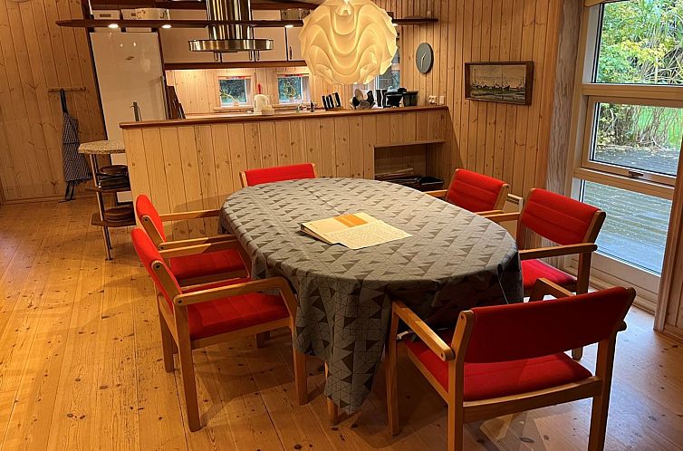 Vakantiehuis "Eljena" - 600m from the sea