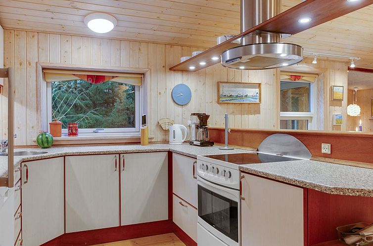 Vakantiehuis "Eljena" - 600m from the sea