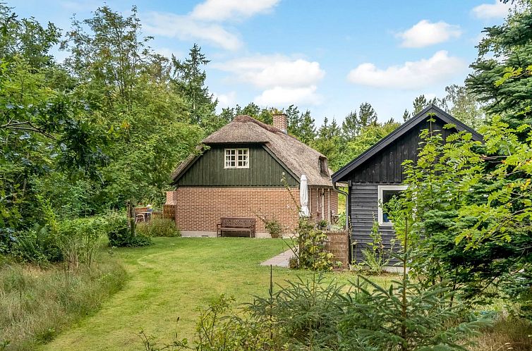 Vakantiehuis "Hilaria" - 2.1km from the sea