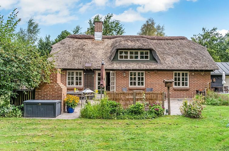 Vakantiehuis "Hilaria" - 2.1km from the sea