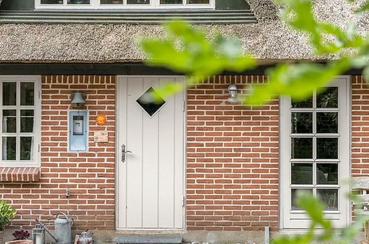 Vakantiehuis "Hilaria" - 2.1km from the sea