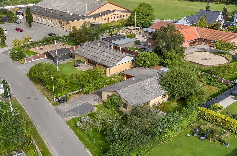 Vakantiehuis "Ilmo" - 1.9km from the sea