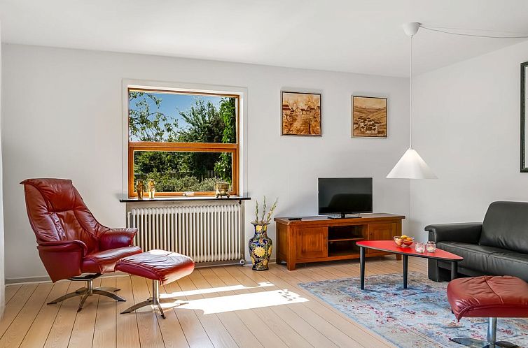 Vakantiehuis "Ilmo" - 1.9km from the sea