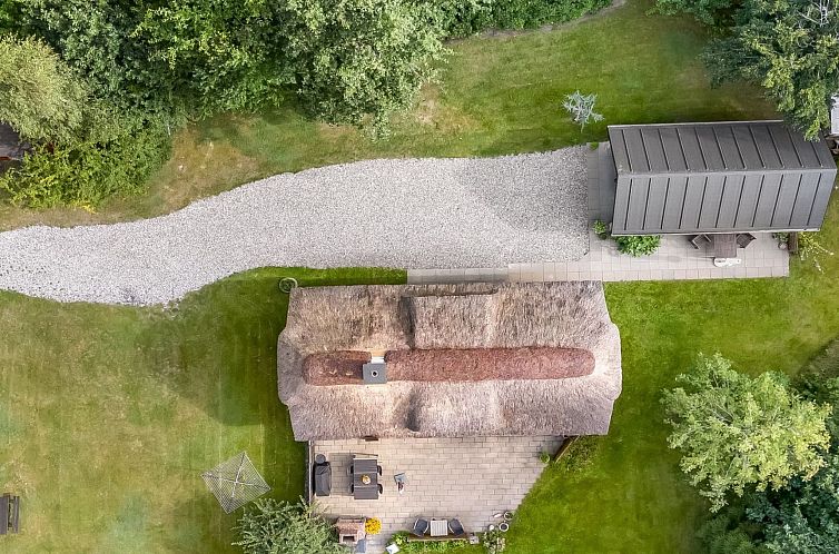 Vakantiehuis "Hilaria" - 2.1km from the sea