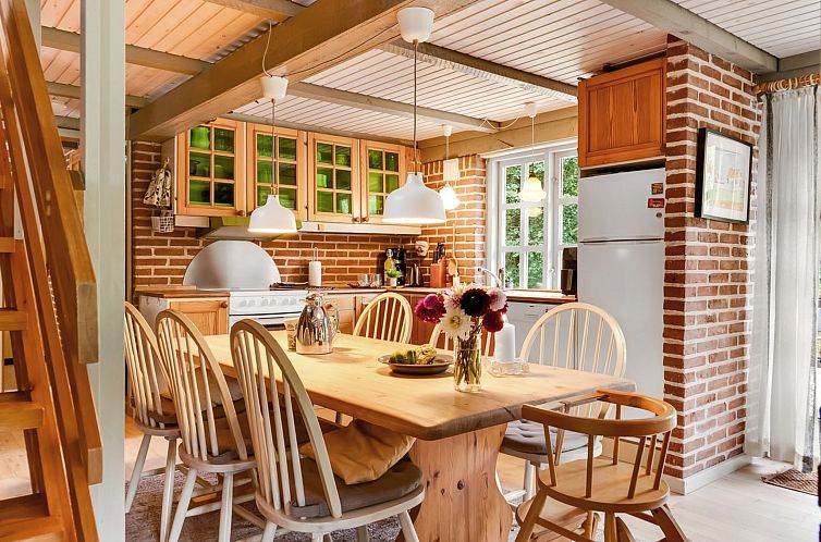 Vakantiehuis "Hilaria" - 2.1km from the sea