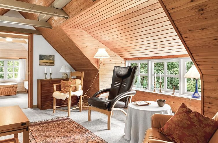 Vakantiehuis "Hilaria" - 2.1km from the sea