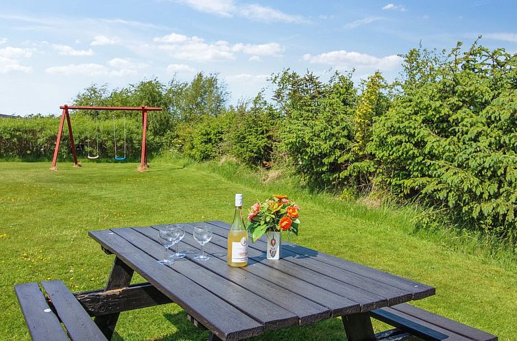 Vakantiehuis "Menka" - 1.3km from the sea