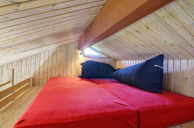 Vakantiehuis "Menka" - 1.3km from the sea