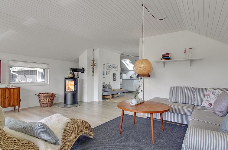 Vakantiehuis "Harmen" - 1.1km from the sea