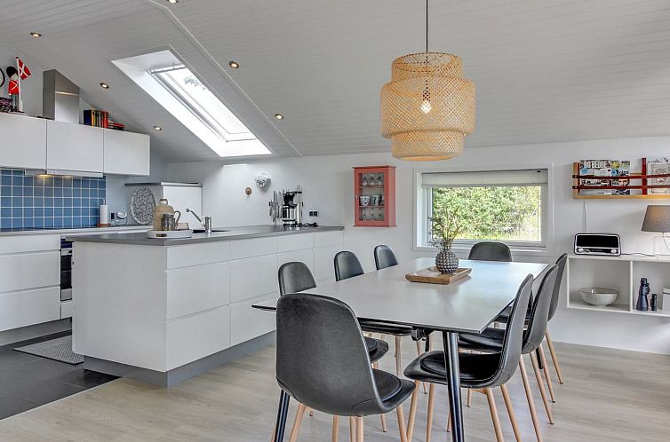 Vakantiehuis "Harmen" - 1.1km from the sea