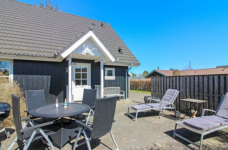 Vakantiehuis "Othelia" - 1.8km from the sea