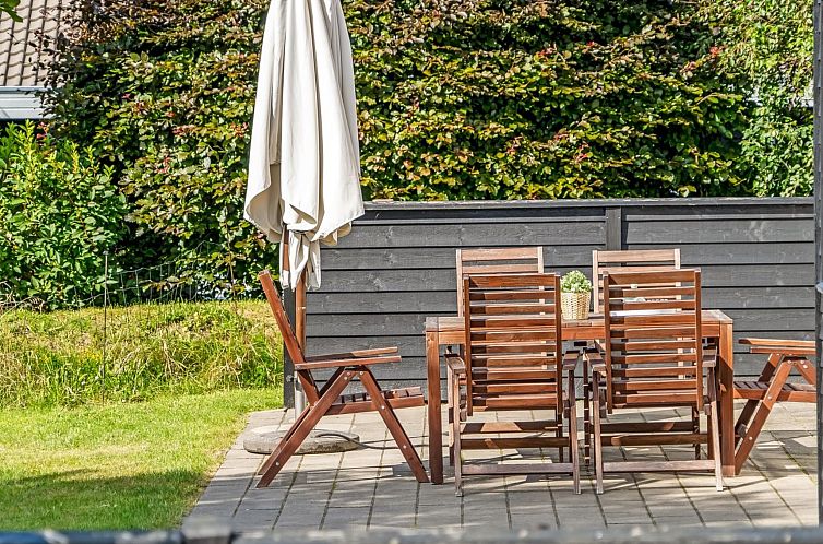 Vakantiehuis "Marijanne" - 500m from the sea