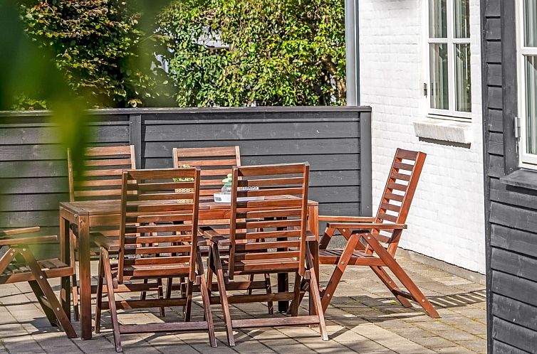 Vakantiehuis "Marijanne" - 500m from the sea