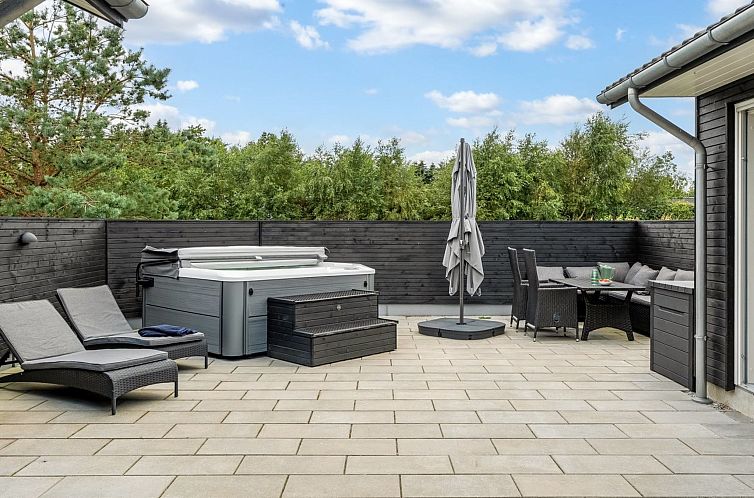 Vakantiehuis "Frederikke" - 990m from the sea