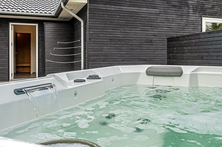 Vakantiehuis "Frederikke" - 990m from the sea