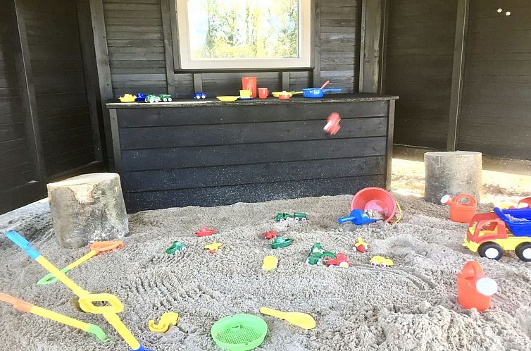 Vakantiehuis "Sunna" - 1.2km from the sea