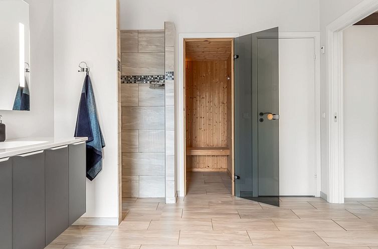 Vakantiehuis "Sunna" - 1.2km from the sea