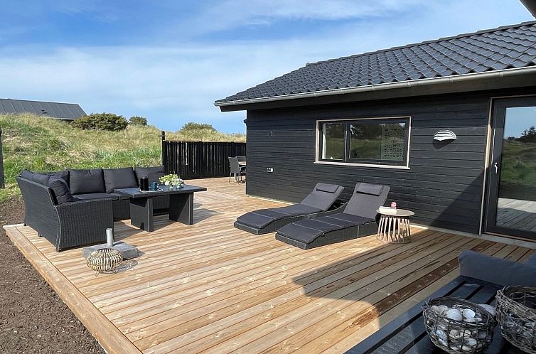 Vakantiehuis "Hinda" - 1.2km from the sea