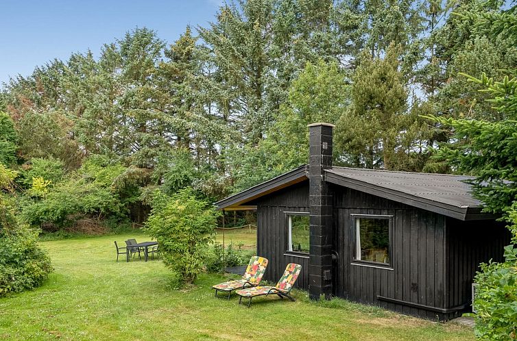 Vakantiehuis "Wenche" - 840m from the sea