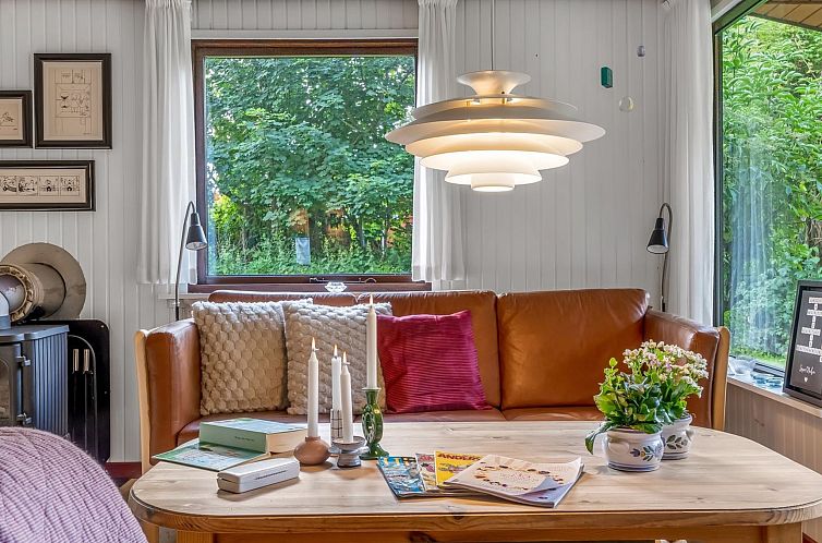 Vakantiehuis "Wenche" - 840m from the sea