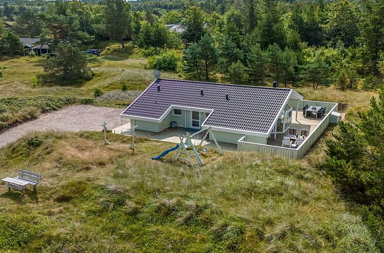 Vakantiehuis "Mila" - 750m from the sea