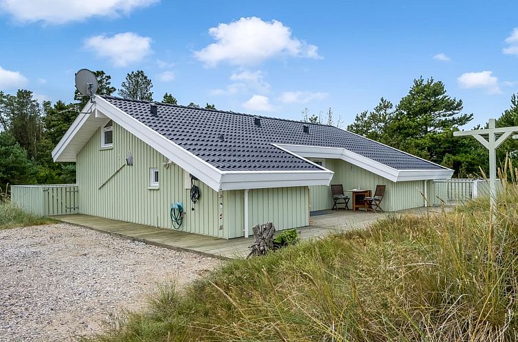 Vakantiehuis "Mila" - 750m from the sea