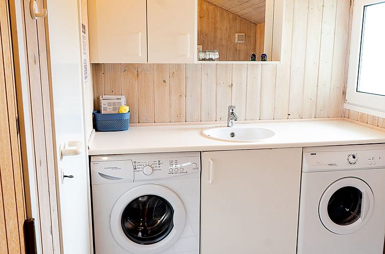 Vakantiehuis "Mila" - 750m from the sea