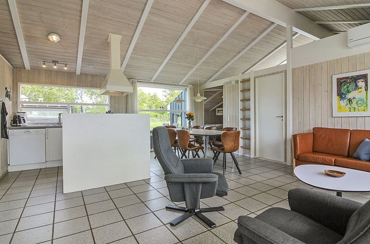 Vakantiehuis "Ilmo" - 950m from the sea