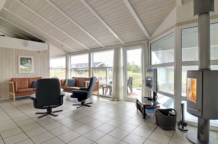 Vakantiehuis "Ilmo" - 950m from the sea