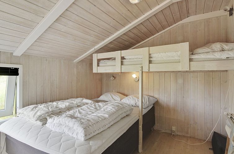 Vakantiehuis "Ilmo" - 950m from the sea