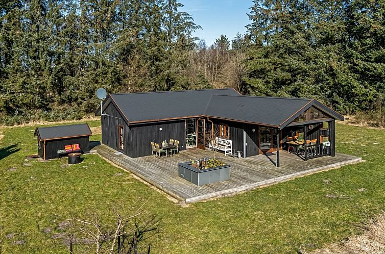 Vakantiehuis "Marla" - 1.1km from the sea