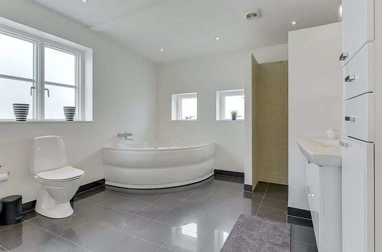 Vakantiehuis "Henke" - 500m from the sea