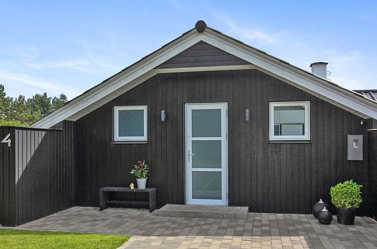 Vakantiehuis "Harmen" - 1.1km from the sea