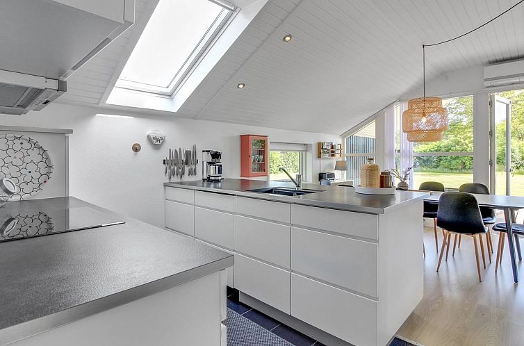 Vakantiehuis "Harmen" - 1.1km from the sea