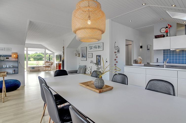 Vakantiehuis "Harmen" - 1.1km from the sea