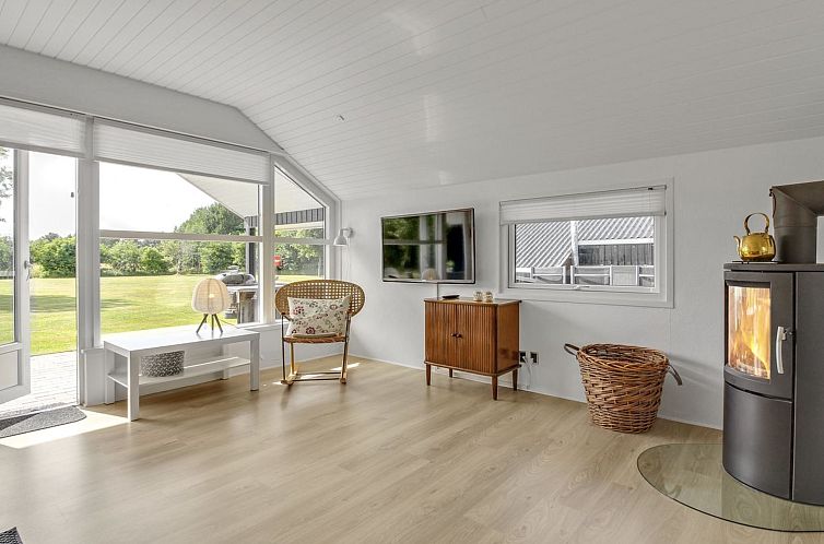 Vakantiehuis "Harmen" - 1.1km from the sea