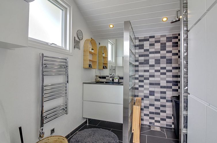 Vakantiehuis "Harmen" - 1.1km from the sea