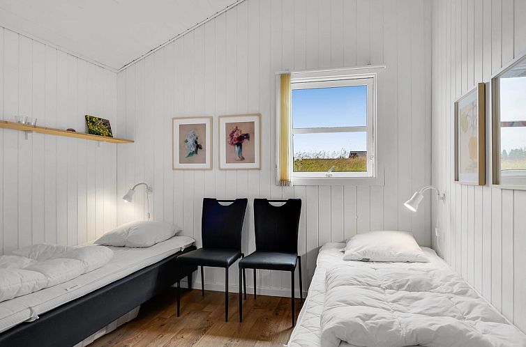 Vakantiehuis "Bothilda" - 660m from the sea