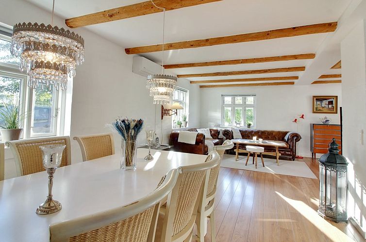 Vakantiehuis "Iara" - 6km from the sea