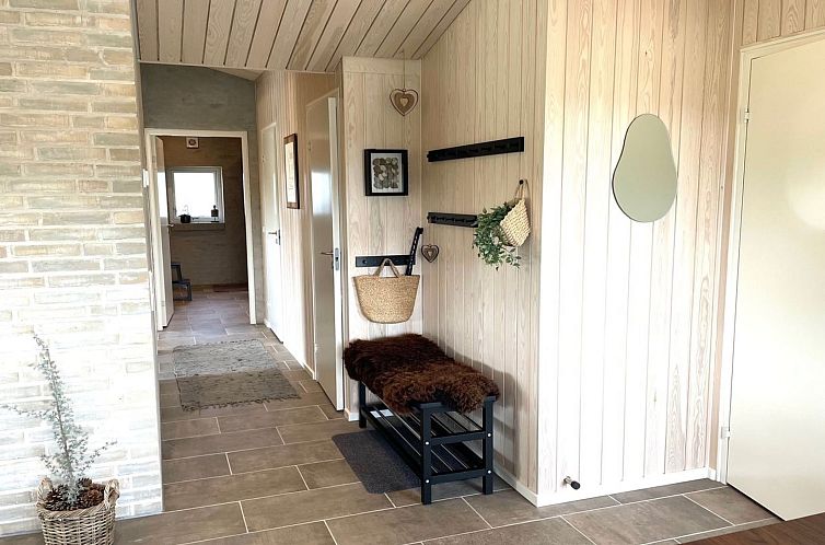 Vakantiehuis "Hinda" - 1.2km from the sea