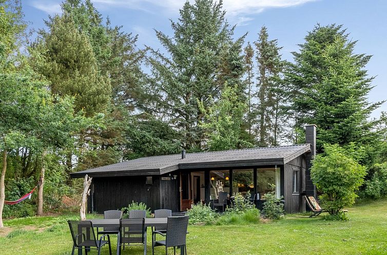 Vakantiehuis "Wenche" - 840m from the sea