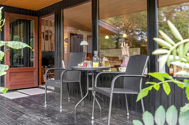 Vakantiehuis "Wenche" - 840m from the sea