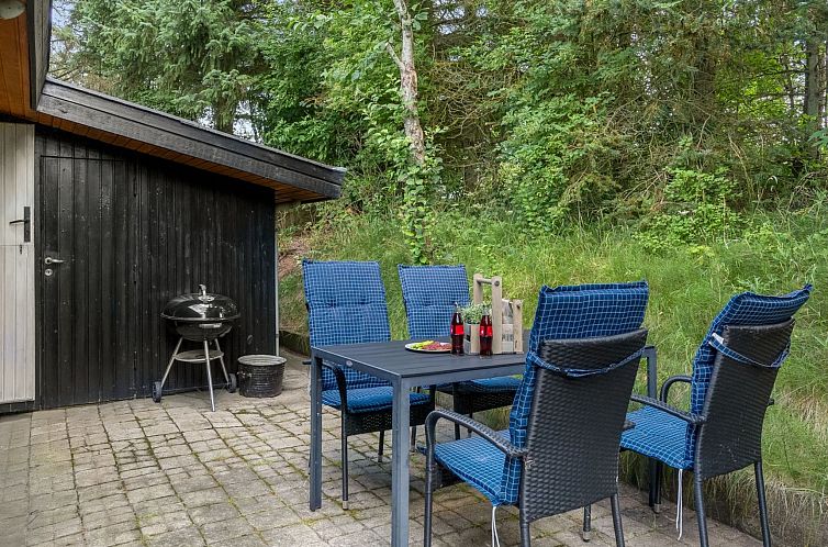 Vakantiehuis "Wenche" - 840m from the sea