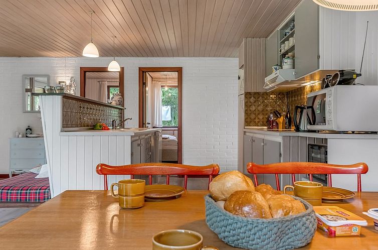 Vakantiehuis "Wenche" - 840m from the sea