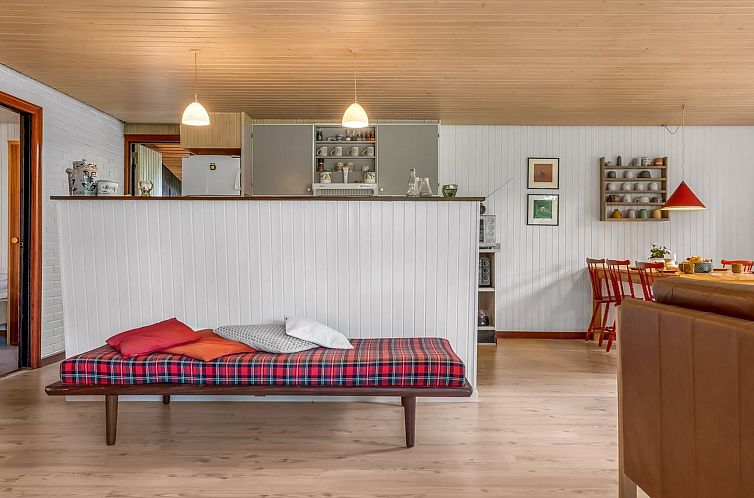 Vakantiehuis "Wenche" - 840m from the sea