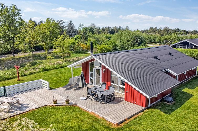 Vakantiehuis "Menka" - 1.3km from the sea