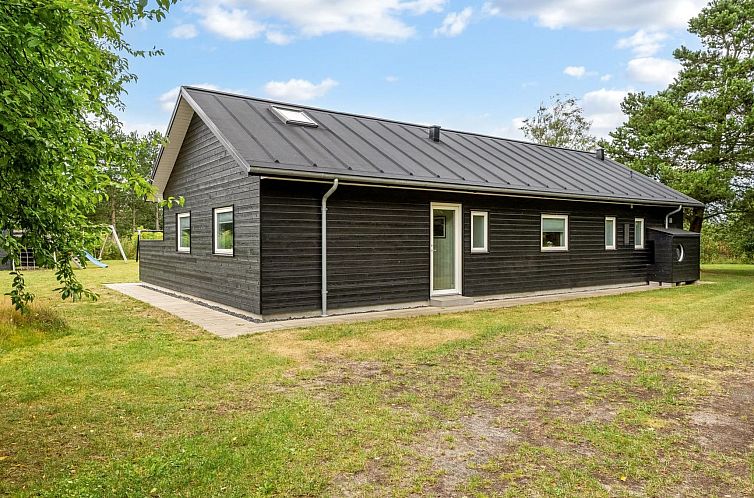 Vakantiehuis "Sunna" - 1.2km from the sea