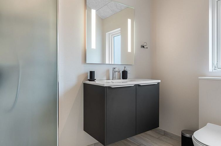 Vakantiehuis "Sunna" - 1.2km from the sea